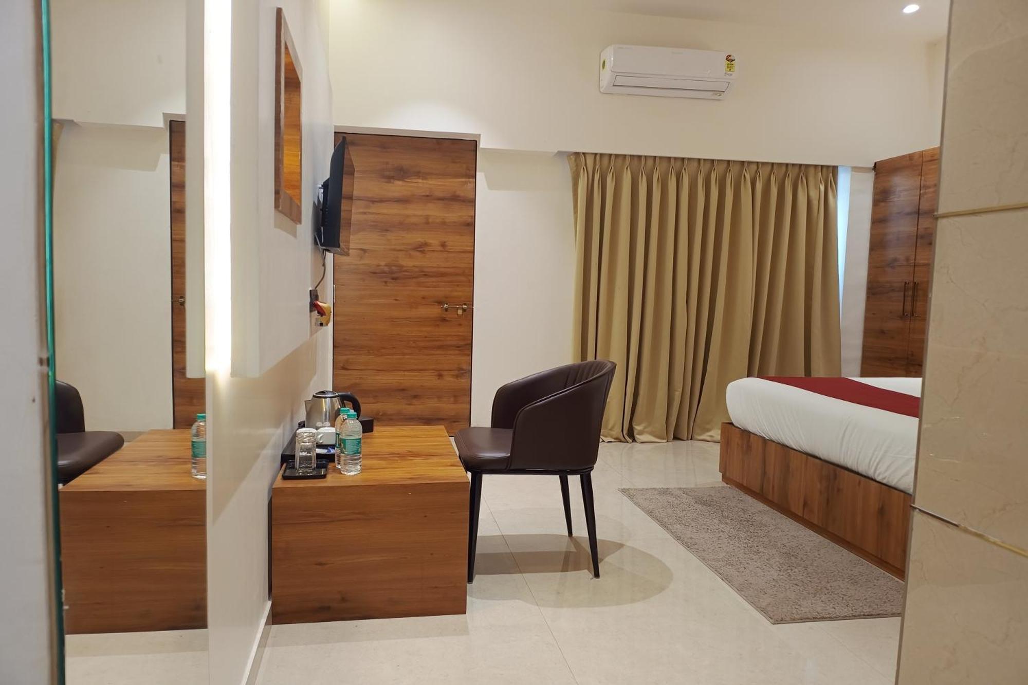 Madhav Residency Hotel & Banquet, Kalyan, Mumbai 外观 照片