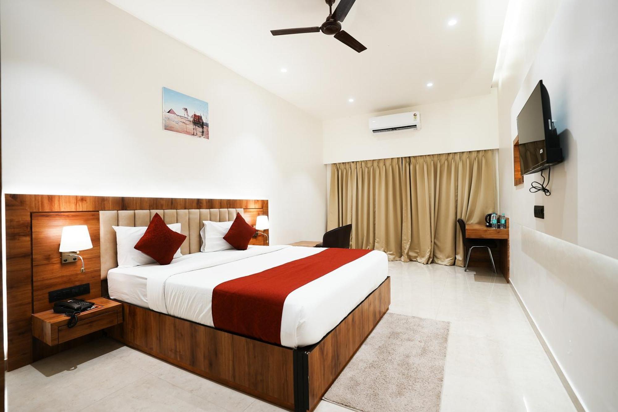 Madhav Residency Hotel & Banquet, Kalyan, Mumbai 外观 照片