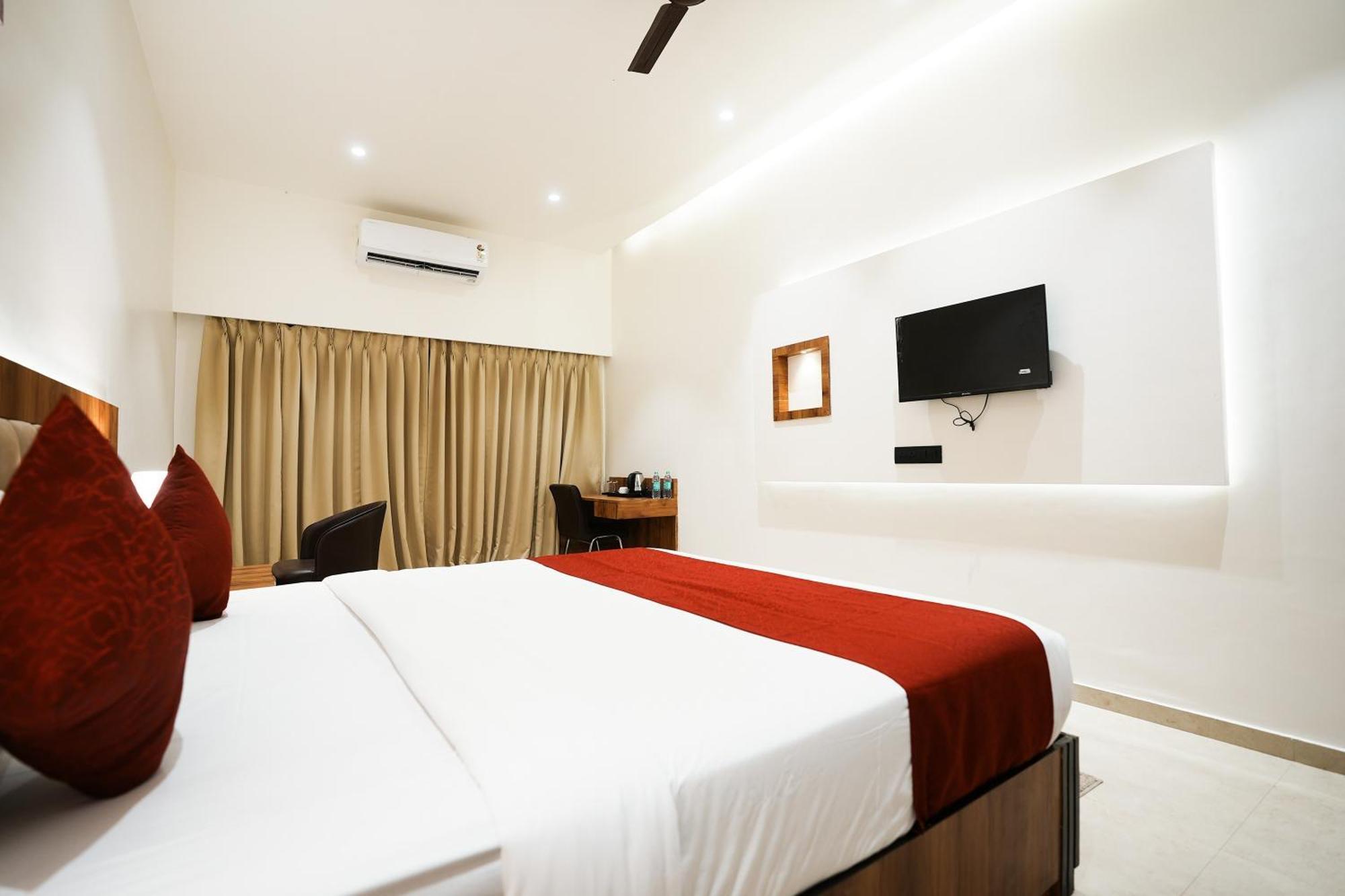 Madhav Residency Hotel & Banquet, Kalyan, Mumbai 外观 照片