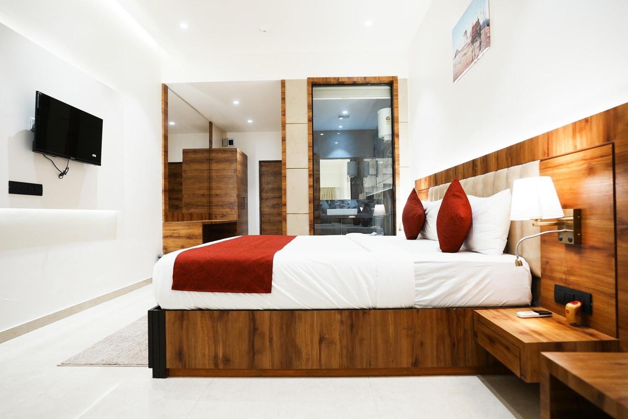 Madhav Residency Hotel & Banquet, Kalyan, Mumbai 外观 照片