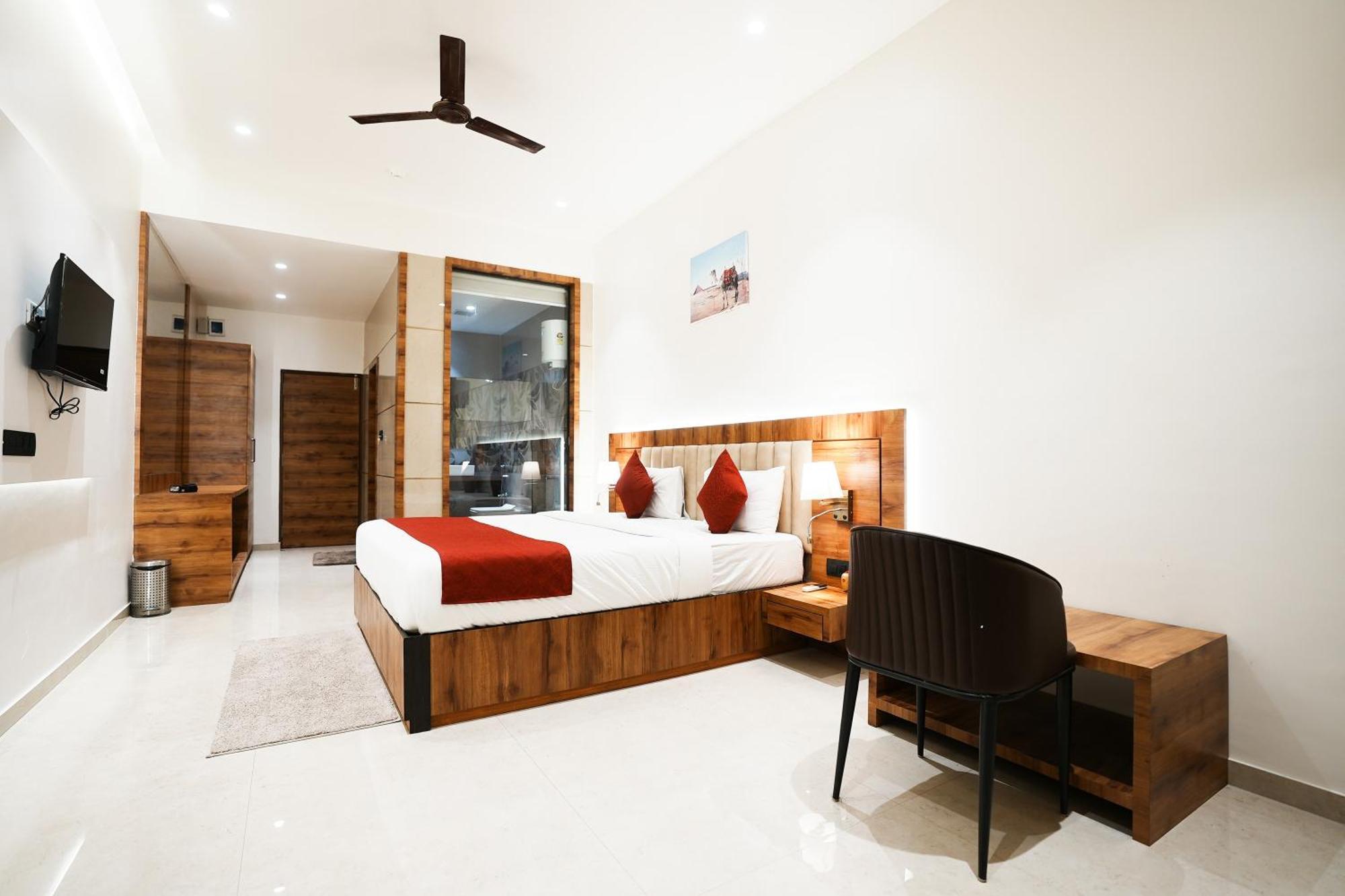 Madhav Residency Hotel & Banquet, Kalyan, Mumbai 外观 照片