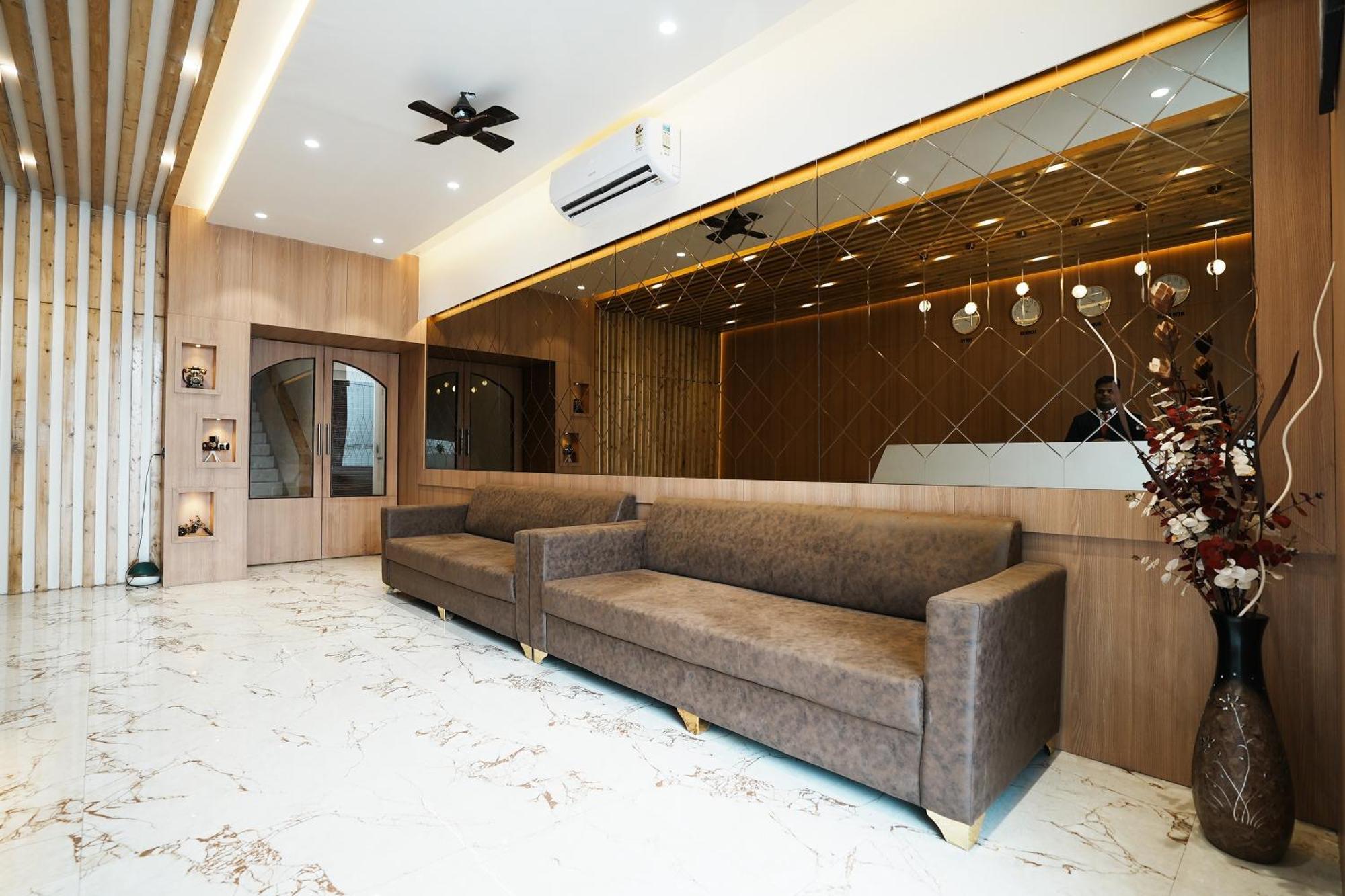 Madhav Residency Hotel & Banquet, Kalyan, Mumbai 外观 照片