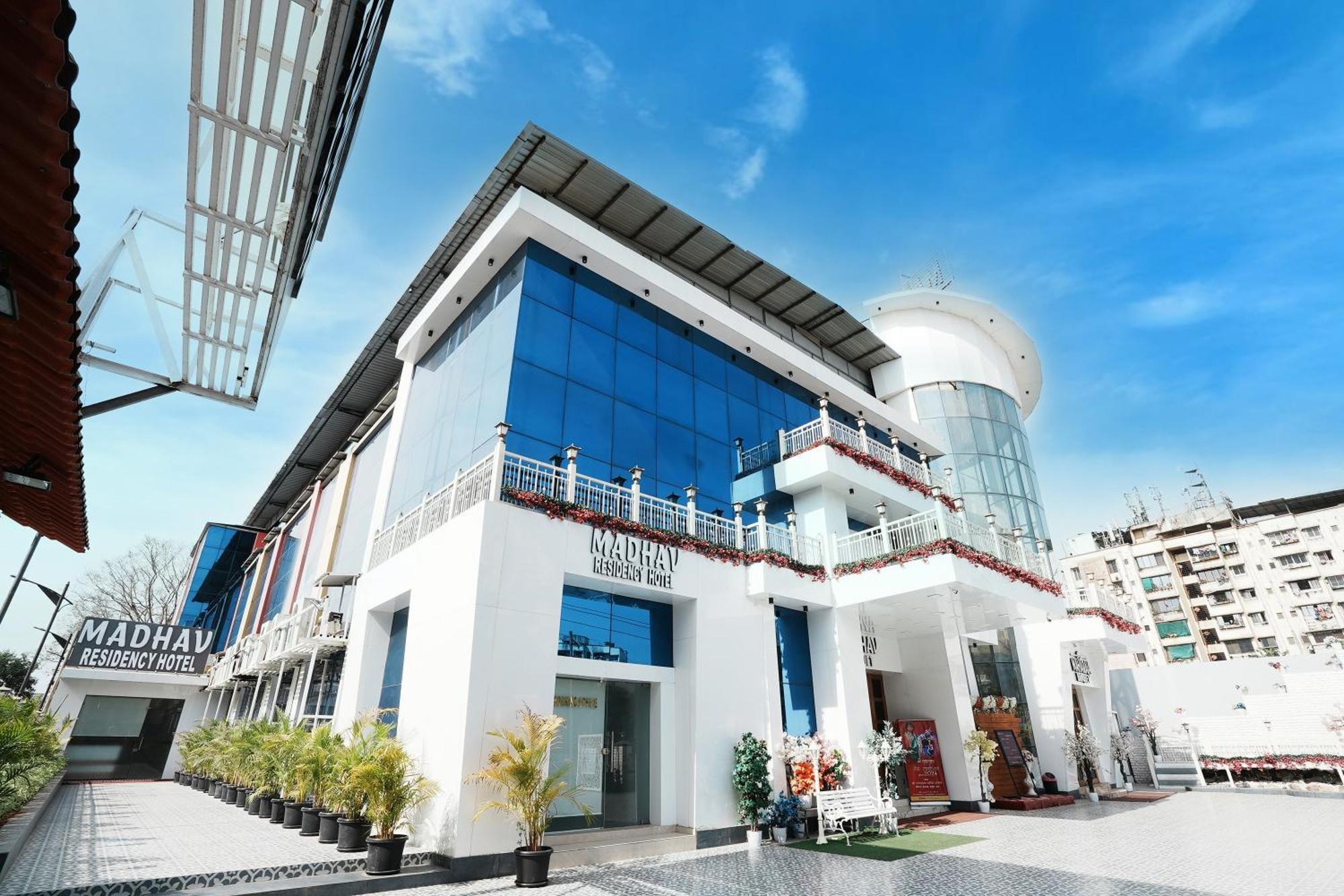 Madhav Residency Hotel & Banquet, Kalyan, Mumbai 外观 照片