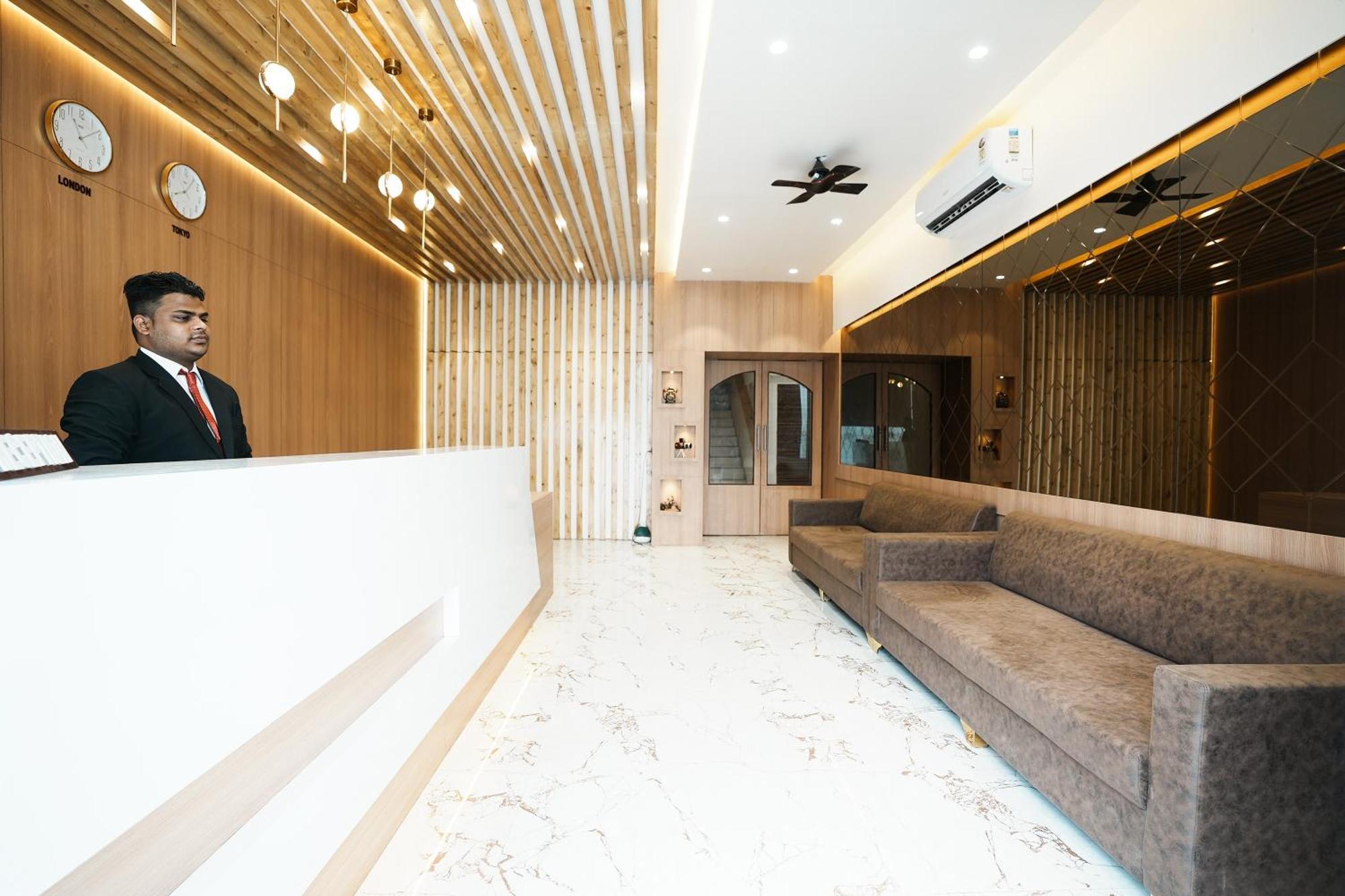 Madhav Residency Hotel & Banquet, Kalyan, Mumbai 外观 照片