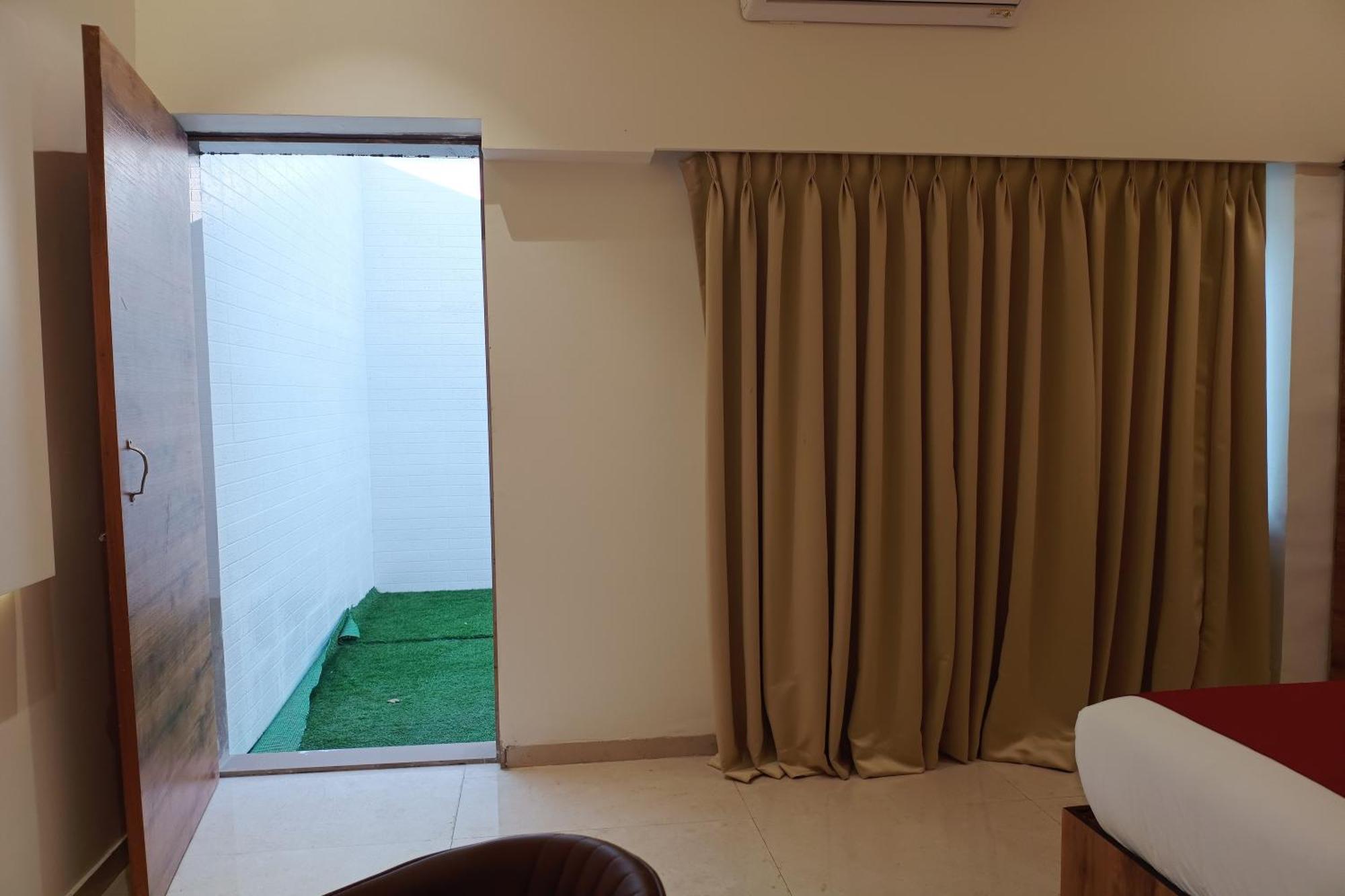 Madhav Residency Hotel & Banquet, Kalyan, Mumbai 外观 照片