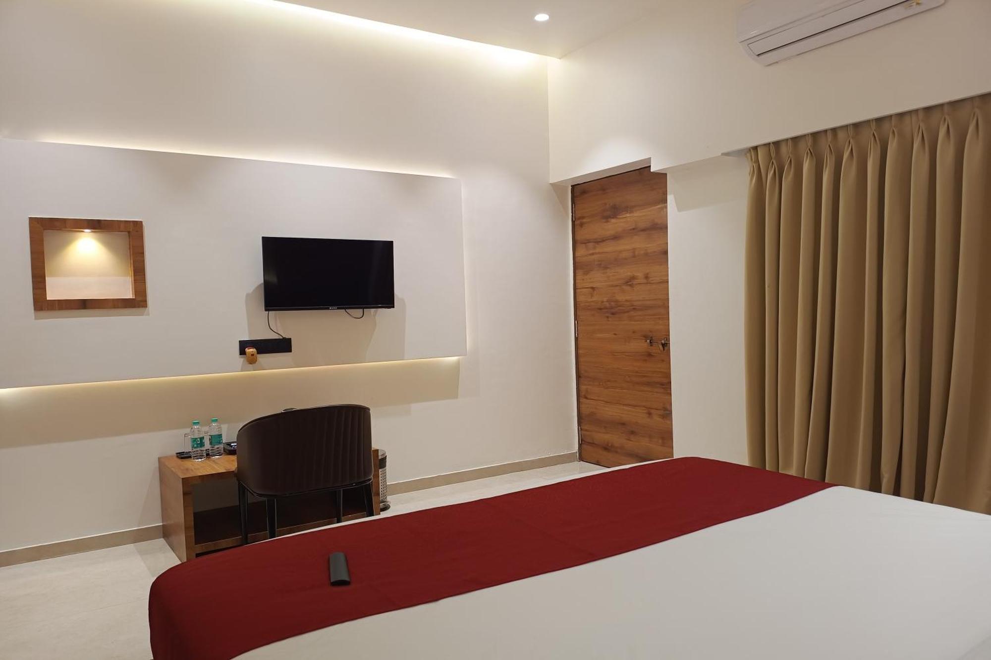 Madhav Residency Hotel & Banquet, Kalyan, Mumbai 外观 照片