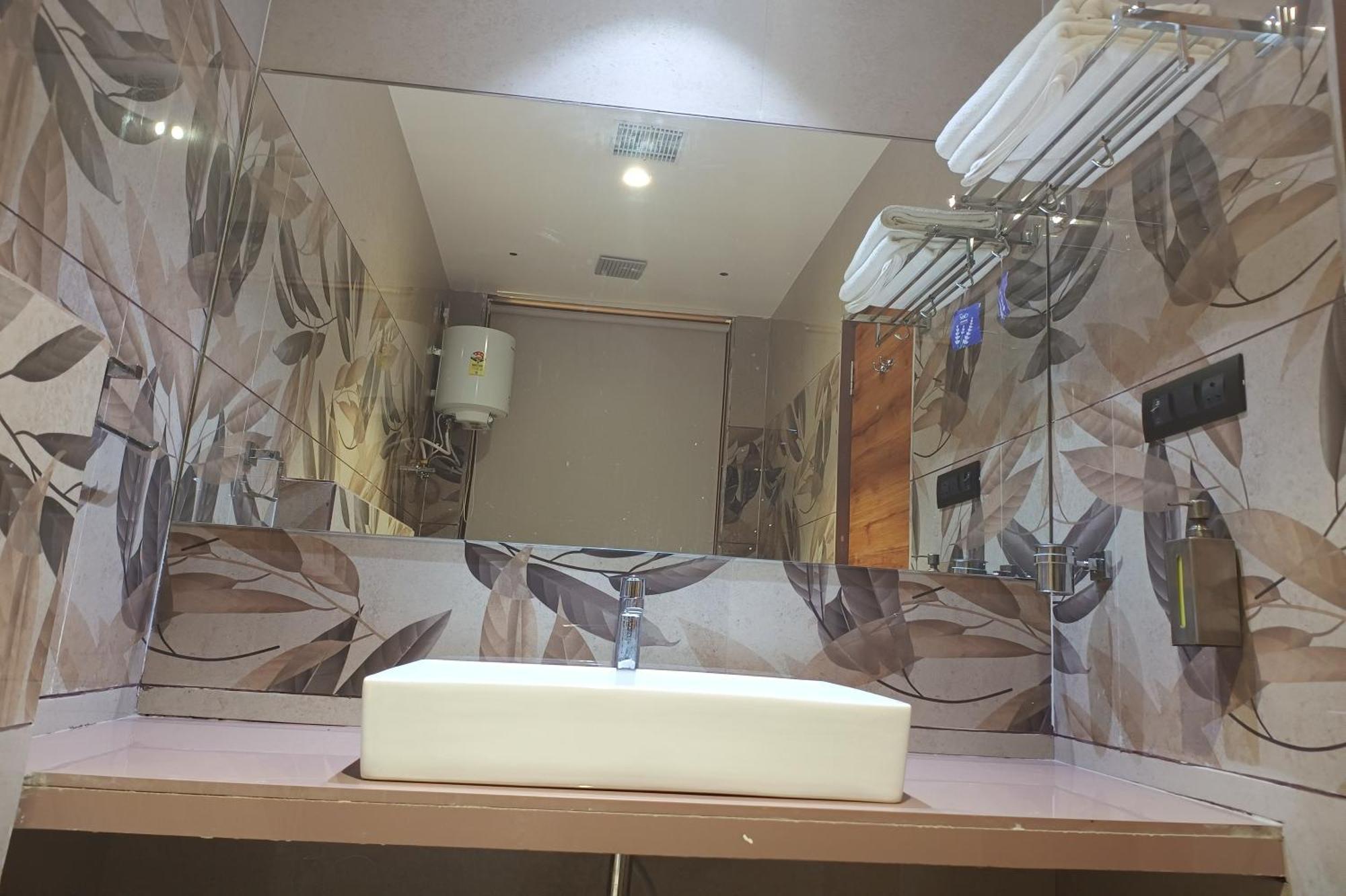Madhav Residency Hotel & Banquet, Kalyan, Mumbai 外观 照片