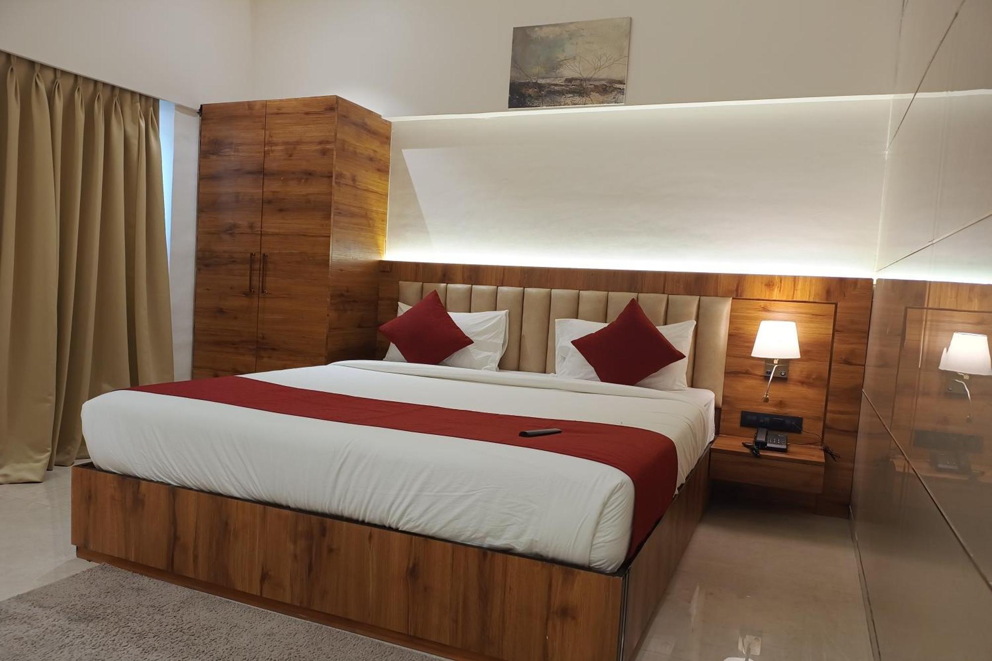 Madhav Residency Hotel & Banquet, Kalyan, Mumbai 外观 照片